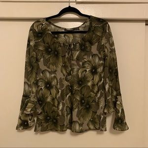 Green floral bell sleeve top
